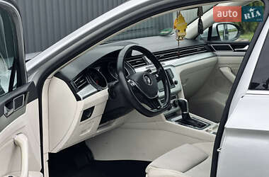 Универсал Volkswagen Passat 2016 в 