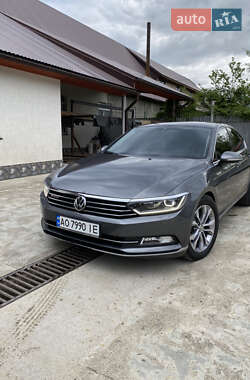 Седан Volkswagen Passat 2015 в Тячеве