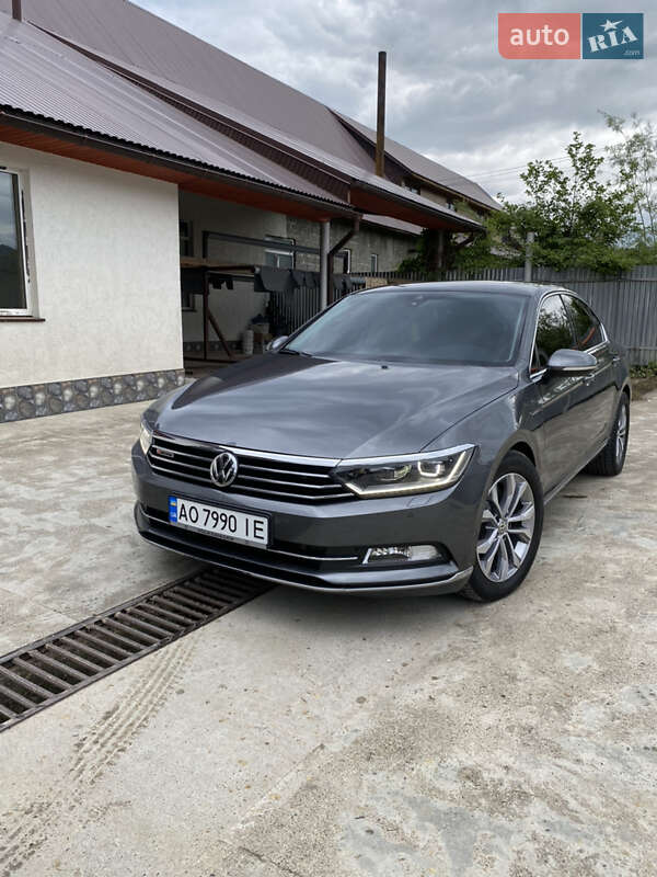 Седан Volkswagen Passat 2015 в 