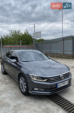 Седан Volkswagen Passat 2015 в 