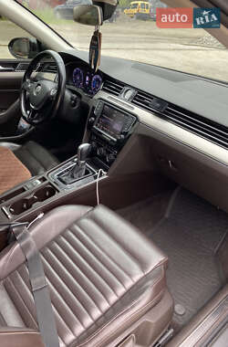 Седан Volkswagen Passat 2015 в 