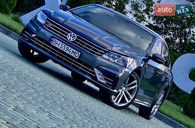 Седан Volkswagen Passat 2017 в Одессе