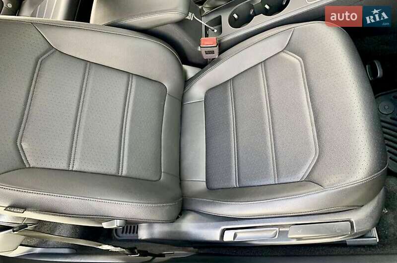 Седан Volkswagen Passat 2017 в Одесі