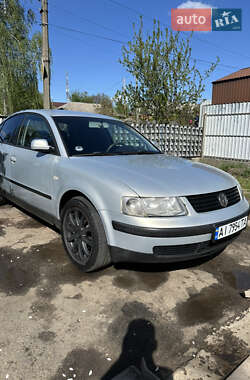 Седан Volkswagen Passat 2000 в 