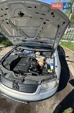 Седан Volkswagen Passat 2000 в 