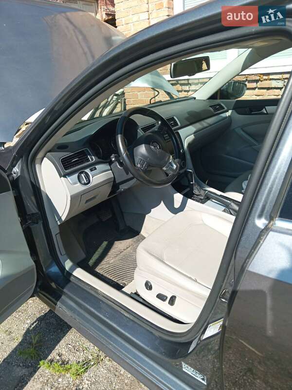 Седан Volkswagen Passat 2011 в Кропивницькому