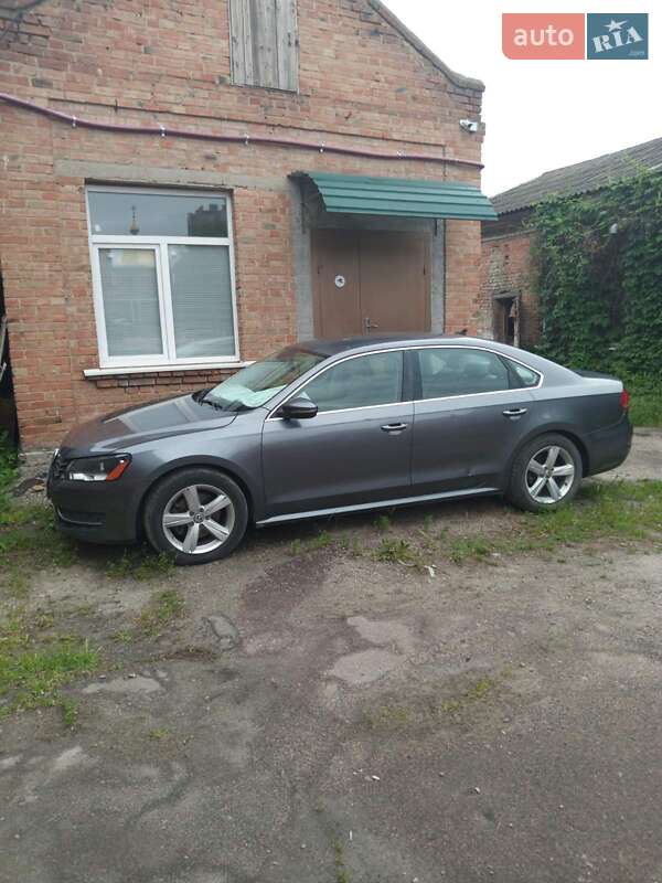 Седан Volkswagen Passat 2011 в Кропивницькому