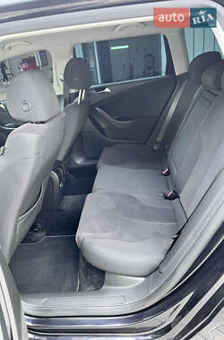 Універсал Volkswagen Passat 2010 в 