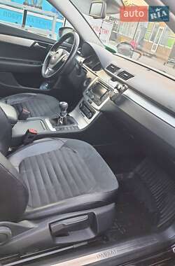 Универсал Volkswagen Passat 2011 в Львове
