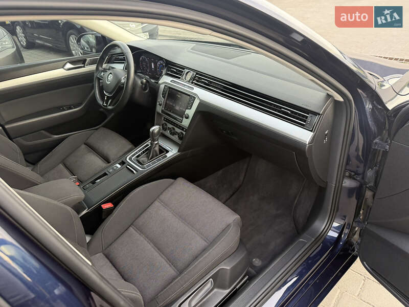 Универсал Volkswagen Passat 2015 в Львове
