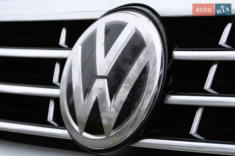 Универсал Volkswagen Passat 2018 в Киеве