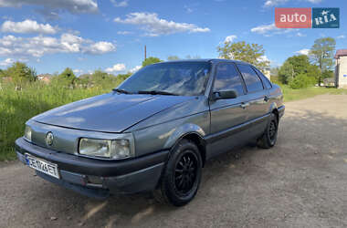 Седан Volkswagen Passat 1988 в Стрию