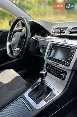 Универсал Volkswagen Passat 2010 в 