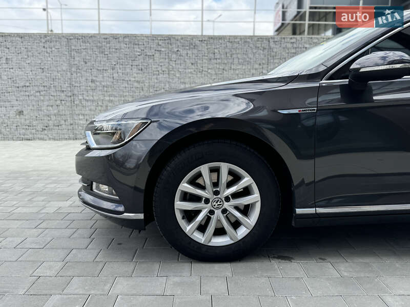 Седан Volkswagen Passat 2018 в Луцьку