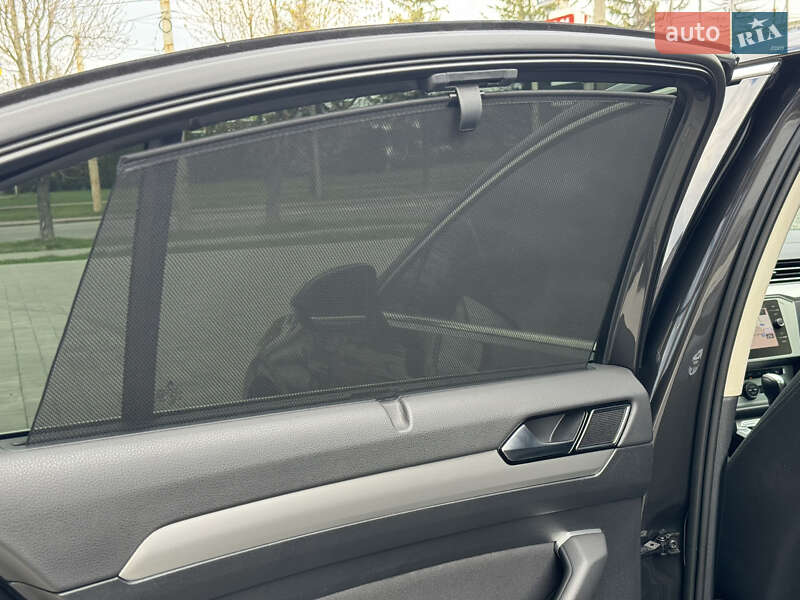 Седан Volkswagen Passat 2018 в Луцьку