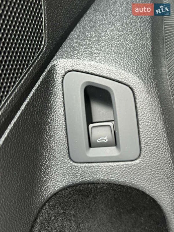 Седан Volkswagen Passat 2018 в Луцьку