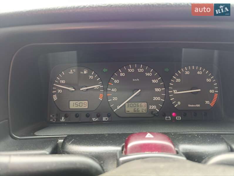 Универсал Volkswagen Passat 1996 в Золочеве