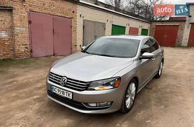 Седан Volkswagen Passat 2011 в Луцке