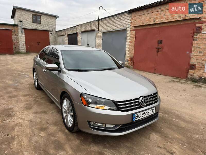 Седан Volkswagen Passat 2011 в Луцке