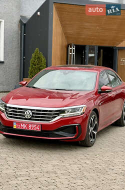 Седан Volkswagen Passat 2022 в Коломые