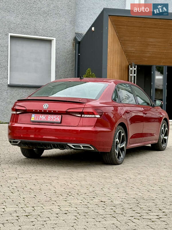 Седан Volkswagen Passat 2022 в Коломые