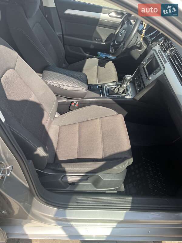 Универсал Volkswagen Passat 2015 в Ужгороде фото 14 Универсал Volkswagen Passat 2015 в Ужгороде