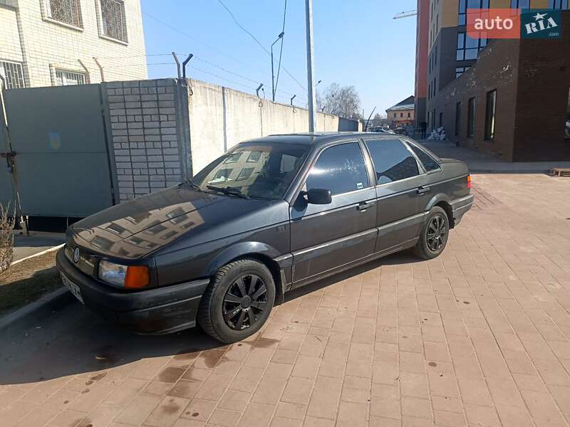 Седан Volkswagen Passat 1989 в Нетішині