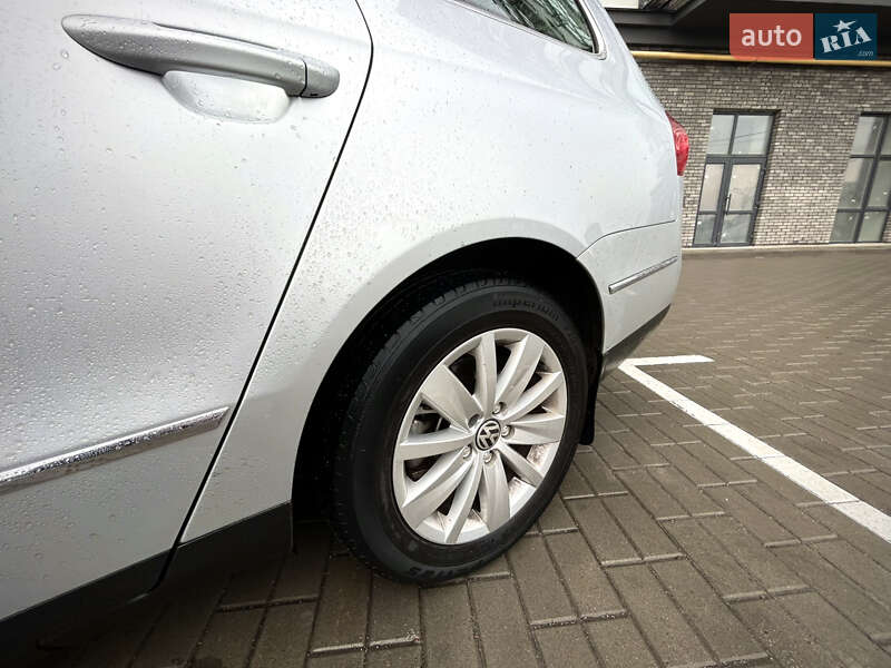 Универсал Volkswagen Passat 2009 в Житомире