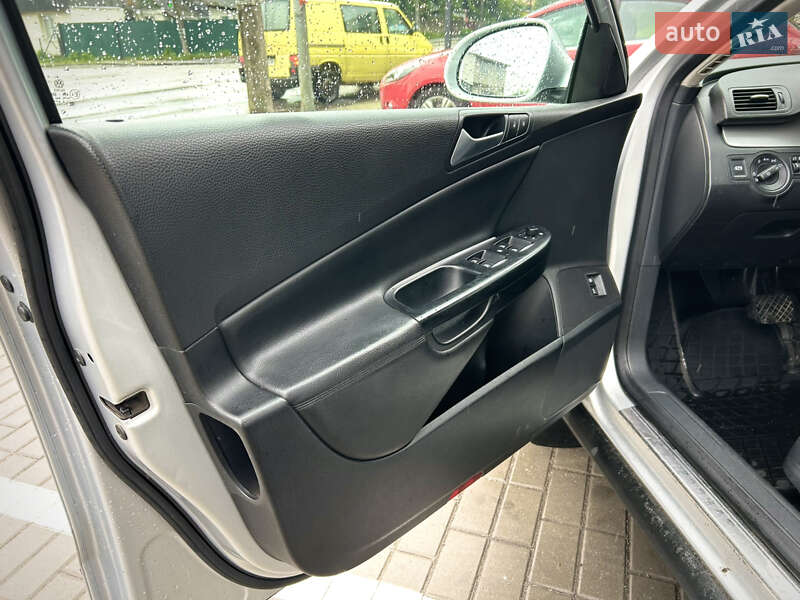 Универсал Volkswagen Passat 2009 в Житомире