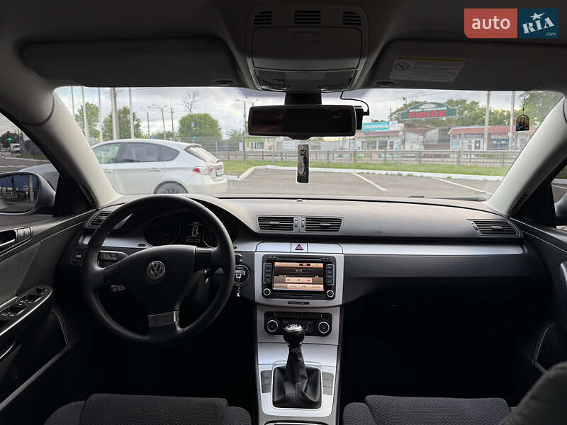 Універсал Volkswagen Passat 2010 в Одесі