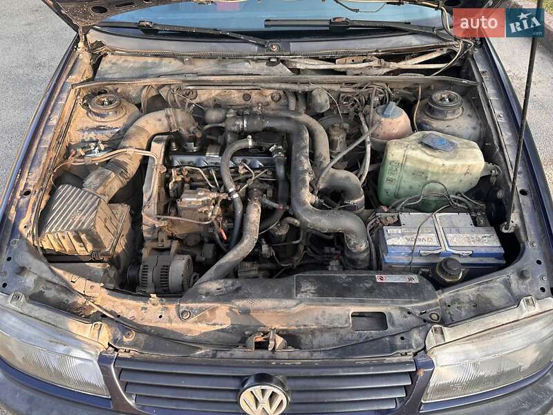 Седан Volkswagen Passat 1994 в Житомирі