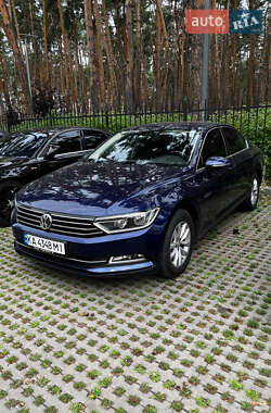 Седан Volkswagen Passat 2018 в Києві