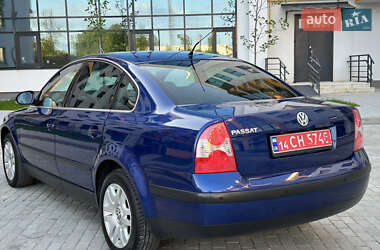 Седан Volkswagen Passat 2004 в 