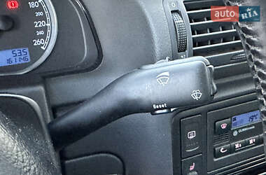Седан Volkswagen Passat 2004 в 