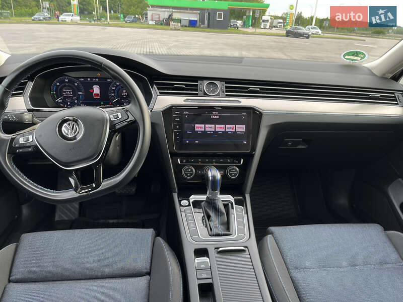 Універсал Volkswagen Passat 2018 в Радивиліві