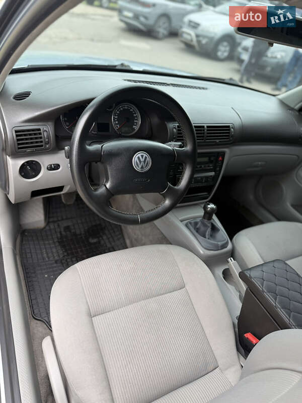 Седан Volkswagen Passat 2003 в Сумах