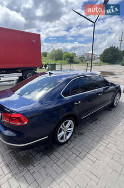Седан Volkswagen Passat 2012 в 