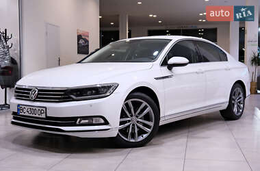 Седан Volkswagen Passat 2015 в 
