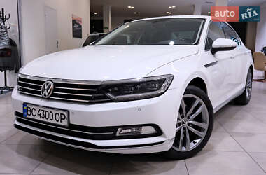 Седан Volkswagen Passat 2015 в 