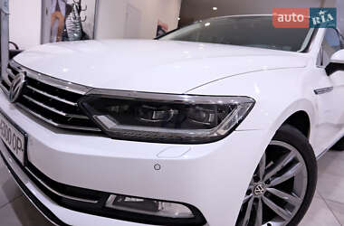 Седан Volkswagen Passat 2015 в 