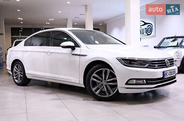 Седан Volkswagen Passat 2015 в 