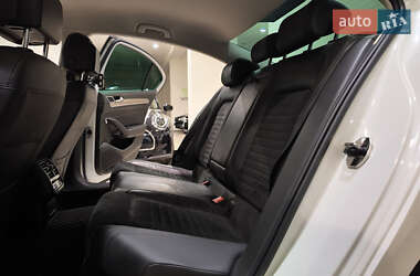 Седан Volkswagen Passat 2015 в 