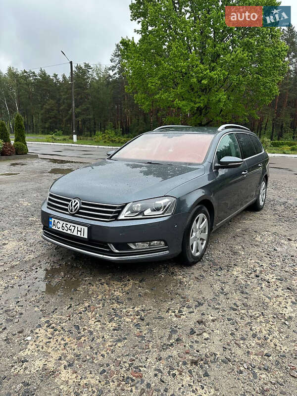 Универсал Volkswagen Passat 2011 в Маневичах
