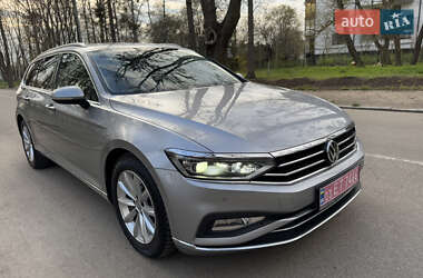 Универсал Volkswagen Passat 2019 в Черновцах