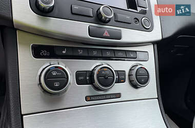 Универсал Volkswagen Passat 2012 в 