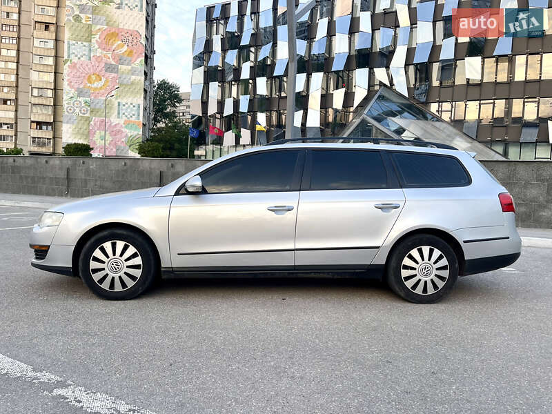 Универсал Volkswagen Passat 2006 в Харькове
