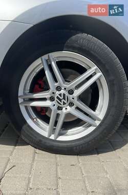Седан Volkswagen Passat 2015 в 