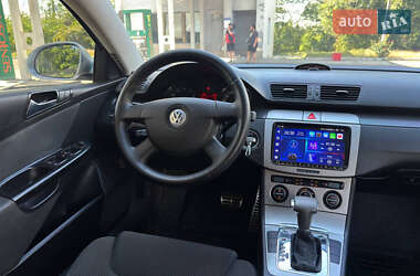 Седан Volkswagen Passat 2006 в 