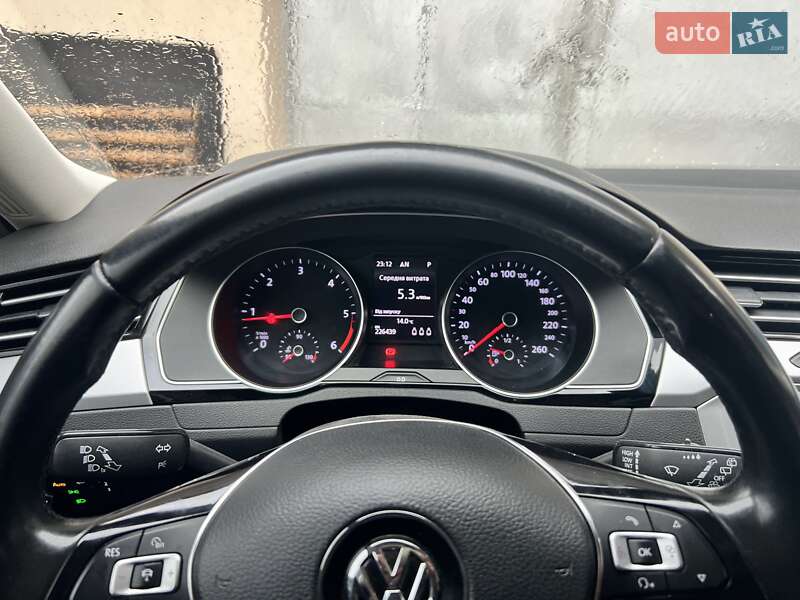 Универсал Volkswagen Passat 2017 в Дрогобыче