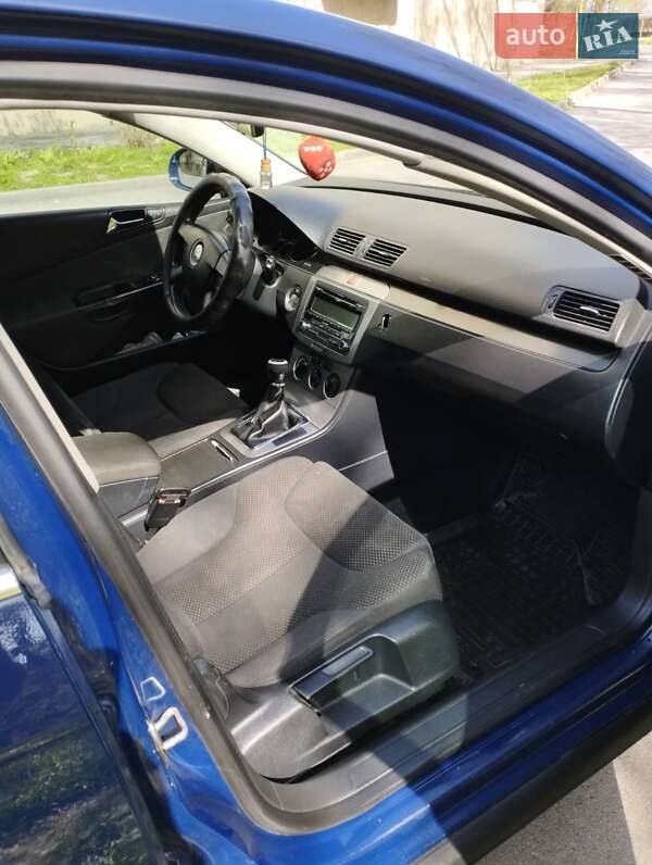 Універсал Volkswagen Passat 2005 в Вінниці